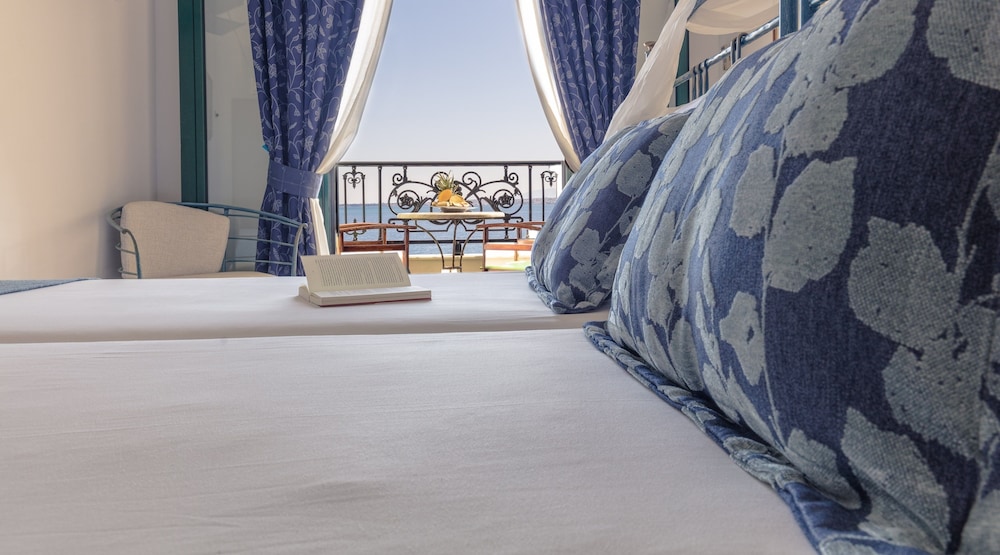 Standard Double Room, Partial Sea View - Photo 2