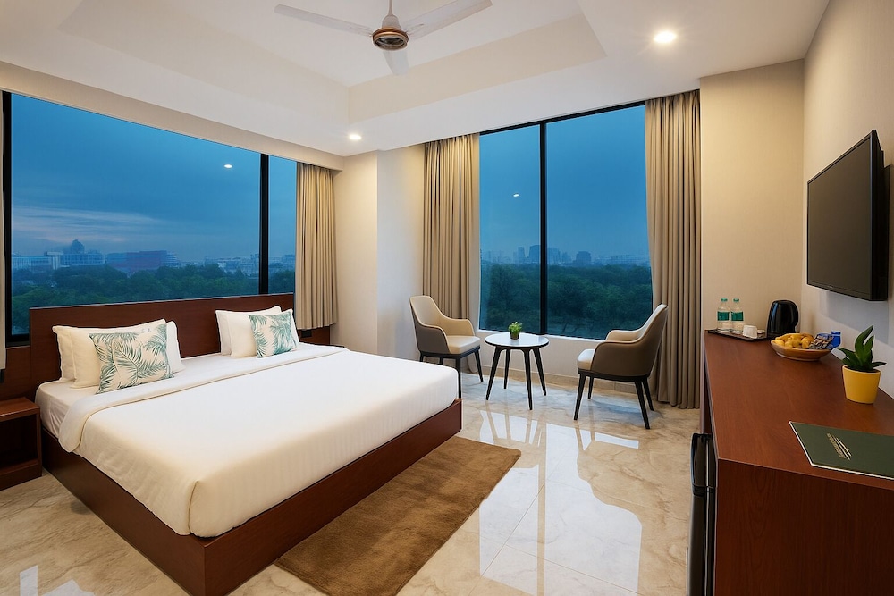 Executive Room, 1 King Bed, Balcony, City View