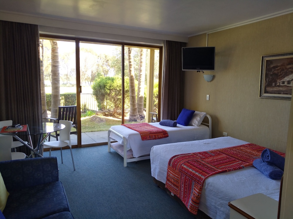 Deluxe Twin Room, 1 Bedroom, Kitchenette, Sea View photo 1