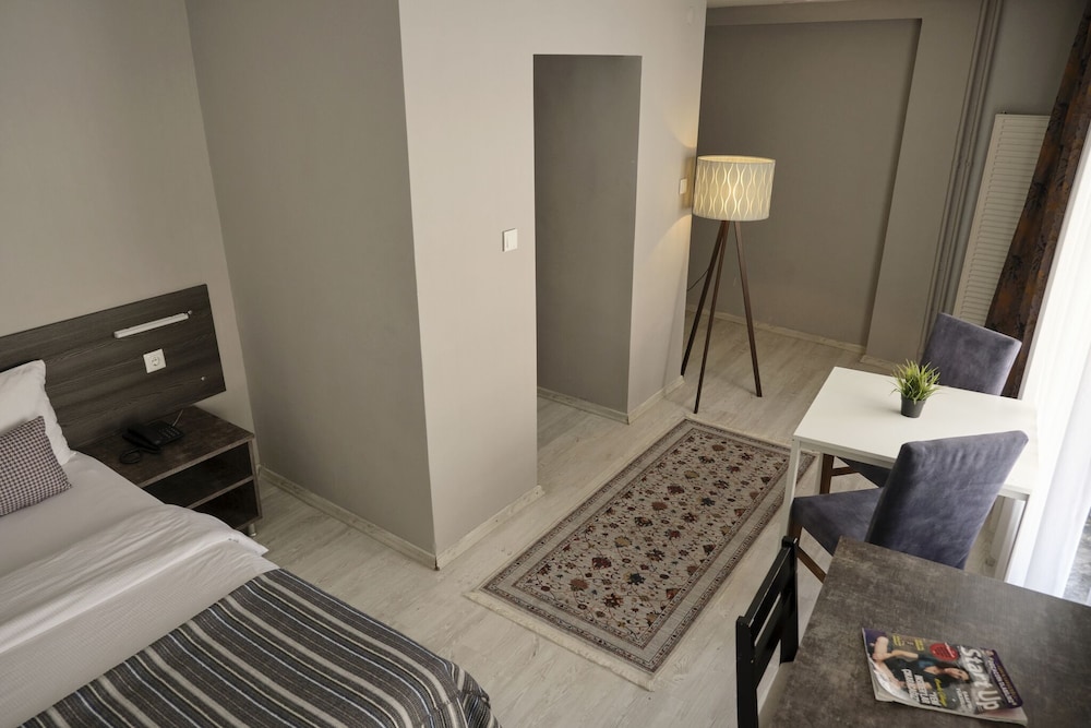 Business Room - Photo 6