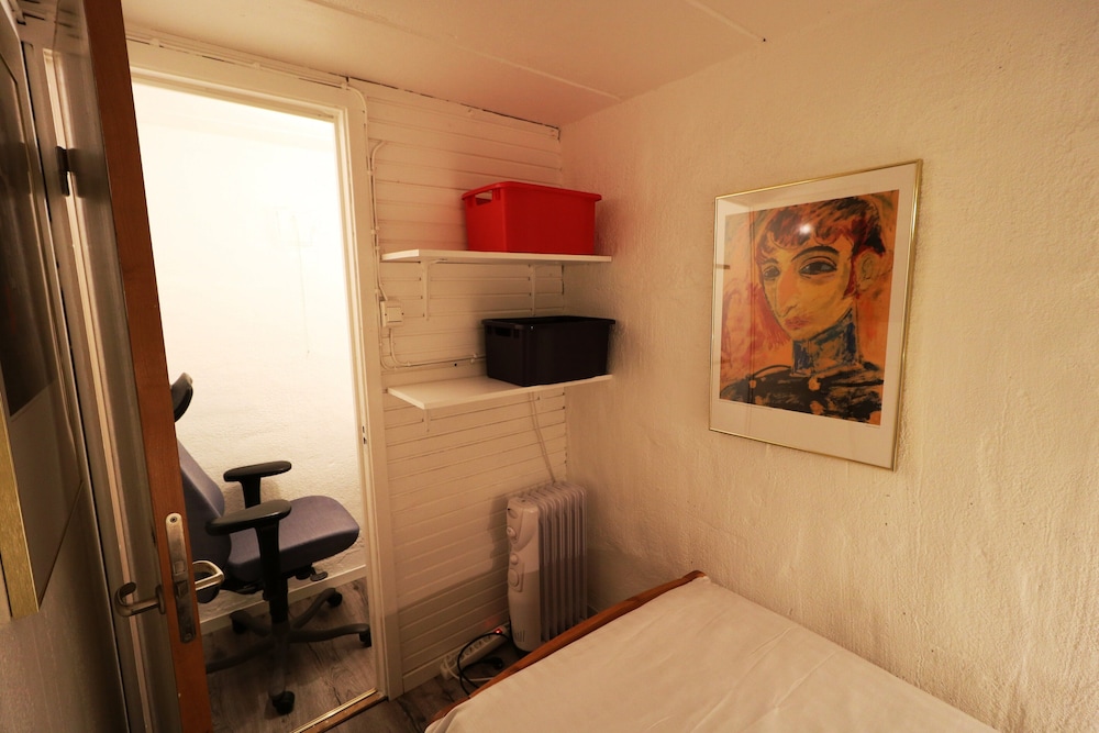 Basic Single Room photo 1