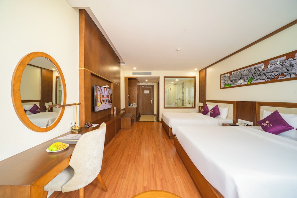 Deluxe Family Room, Partial Ocean View with Afternoon Tea Per Stay photo 1