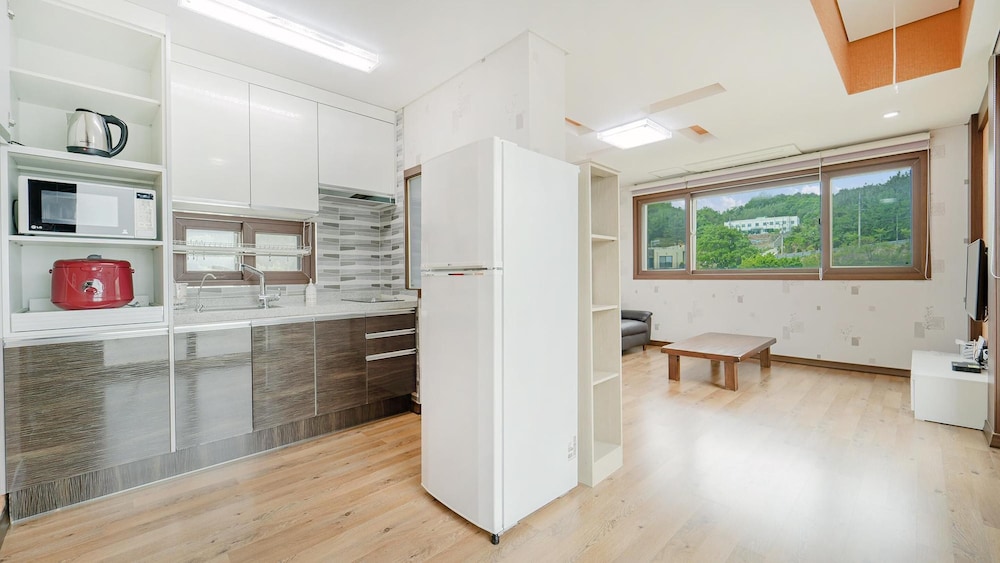 Basic Room, 1 Bedroom (1gadong 201) - Photo 12