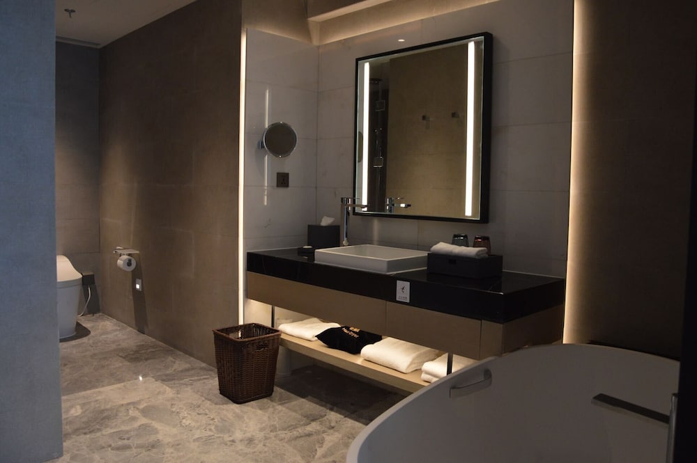 Classic Suite, 1 Bedroom - Photo 2