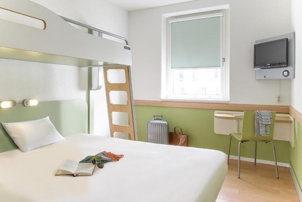 Double Room, Multiple Beds photo 1