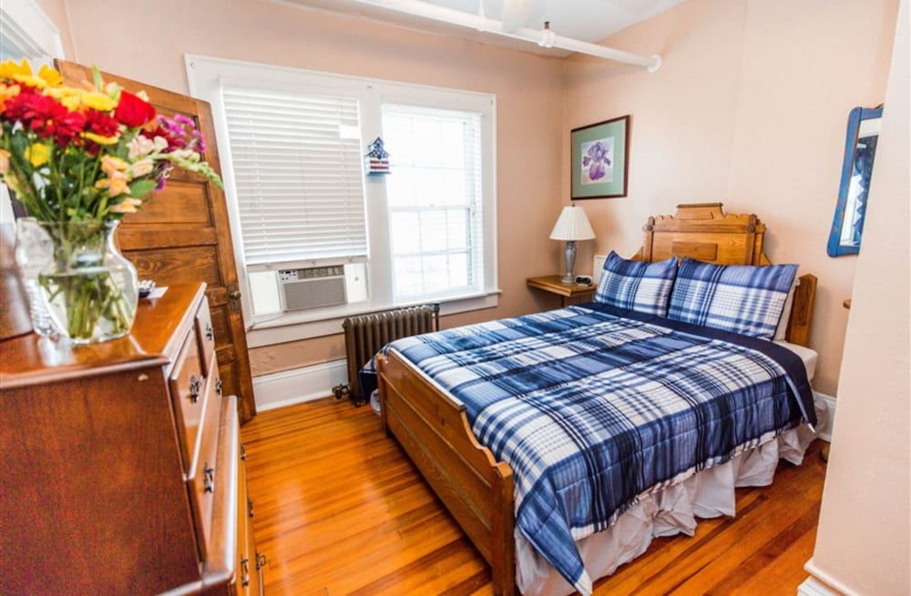 Room, 1 Queen Bed photo 2