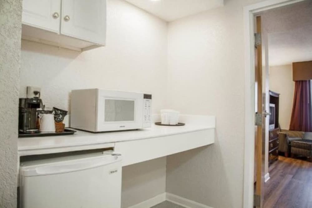 Suite, 2 King Beds (Suites Building) - Photo 5