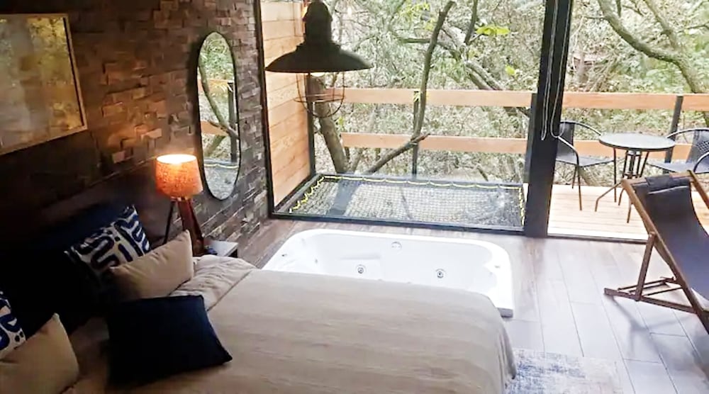 Honeymoon Cabin photo 3