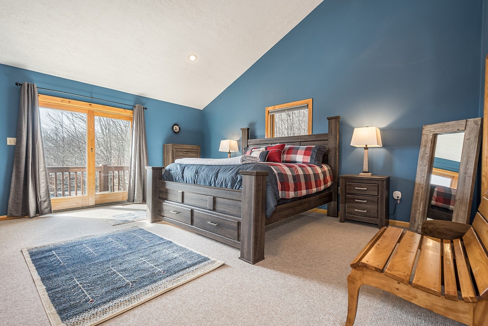 House, Multiple Beds, Fireplace photo 1