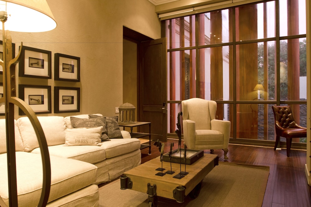 Luxury Suite photo 2