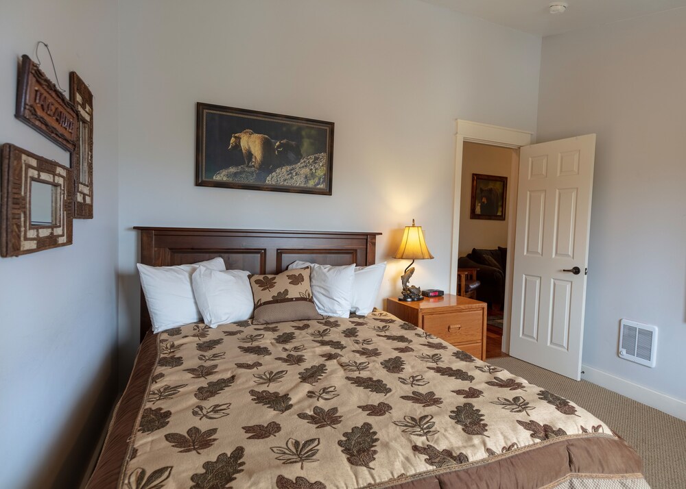 Suite King 2 Singles Non Smoking 2 person Sofa Bed - Photo 4