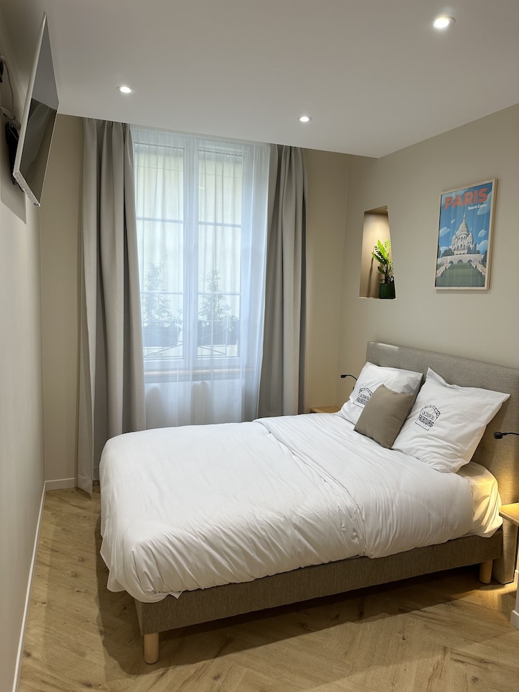 City Room photo 1