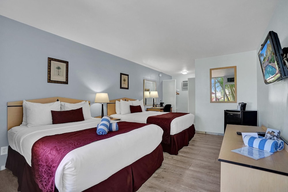 Standard Double Room, Men only, Pool View photo 3