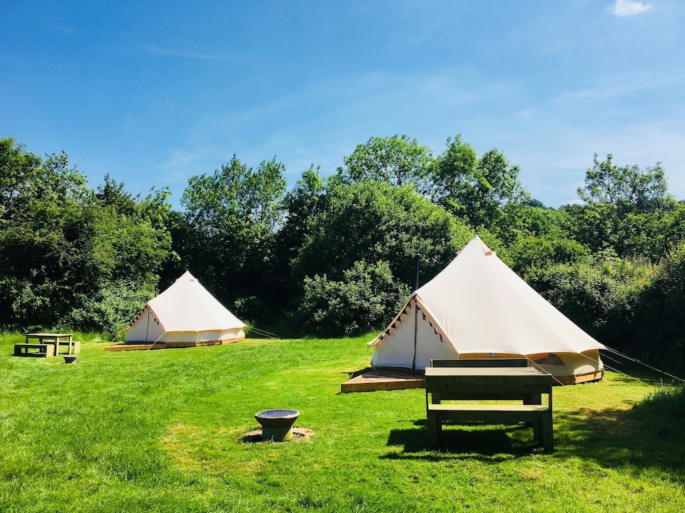 Romantic Tent, 1 Double Bed, Fireplace, Garden View photo 1