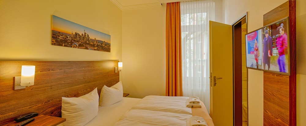 Double Room - Photo 12