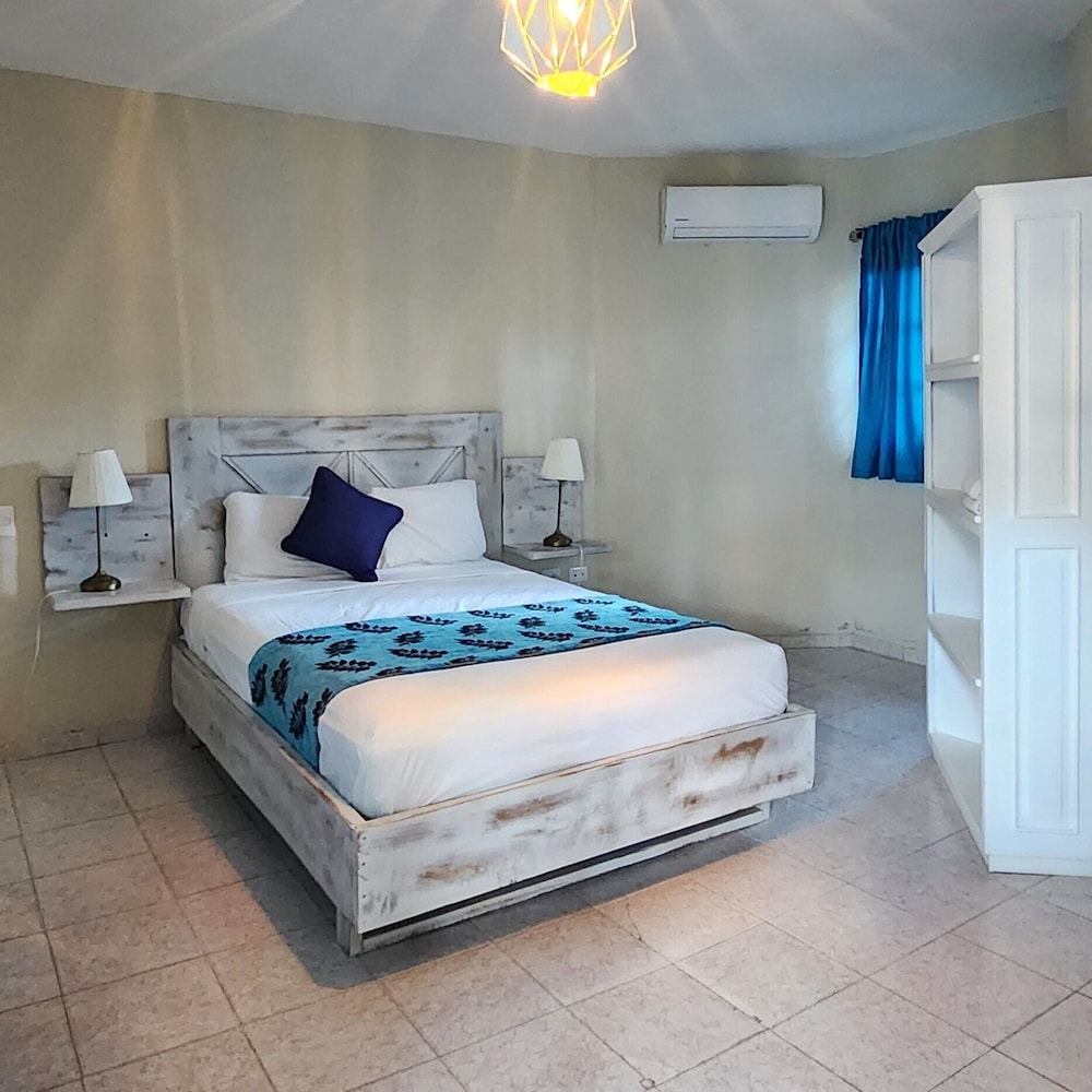 Standard Room, 1 Queen Bed