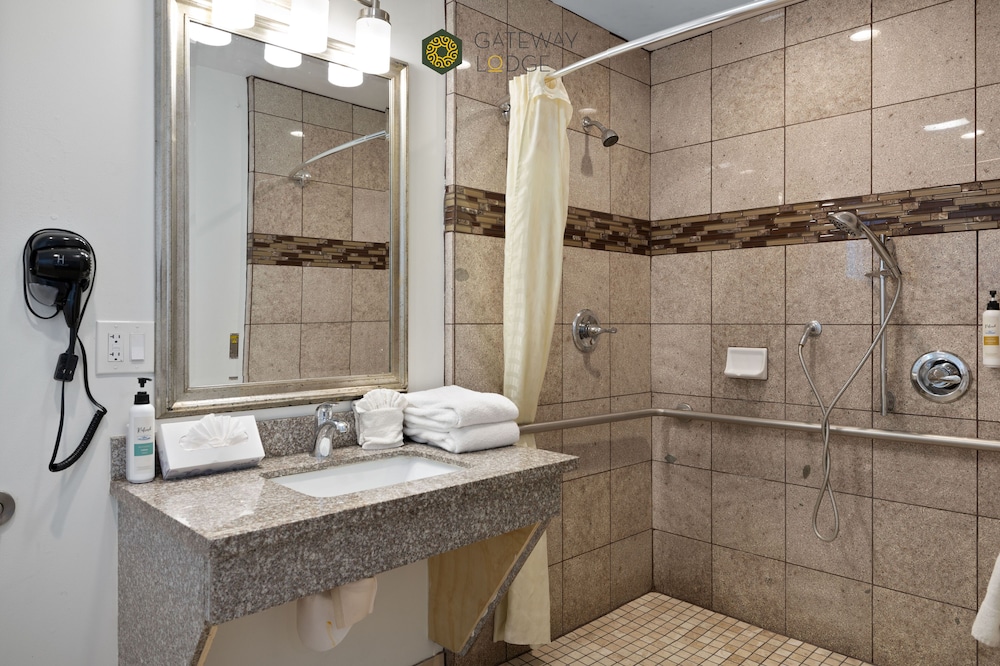 Classic Single Room, 1 Queen Bed, Accessible photo 3