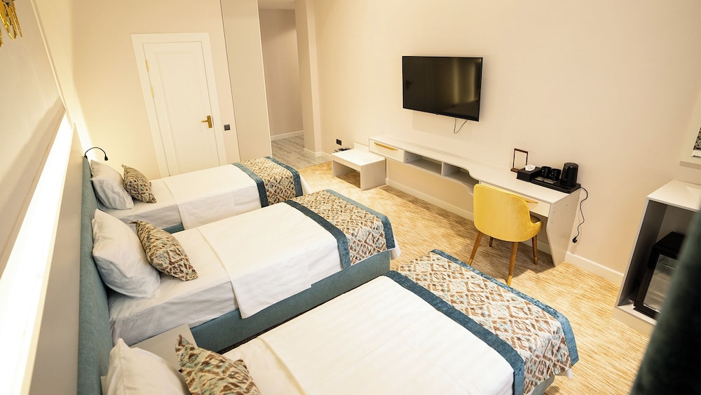 Deluxe Triple Room, Garden View