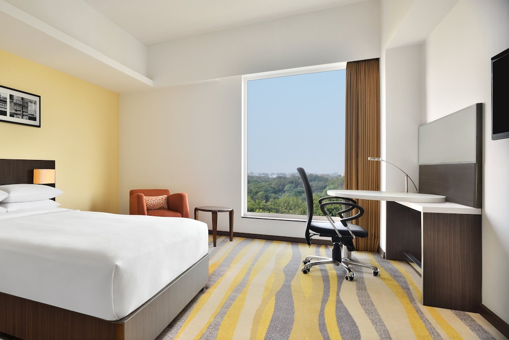 Premium Room, 1 Queen Bed photo 3