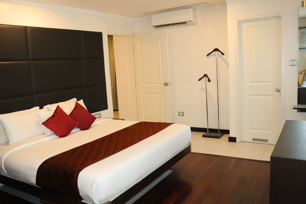 Crescent Club Room - Photo 6
