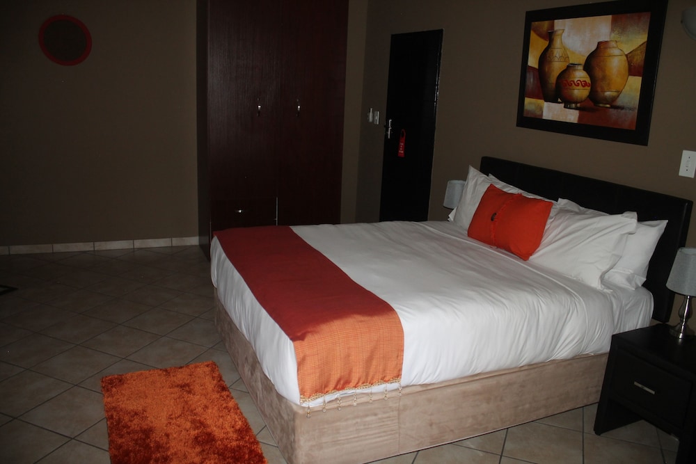 Deluxe Room, Ensuite photo 3