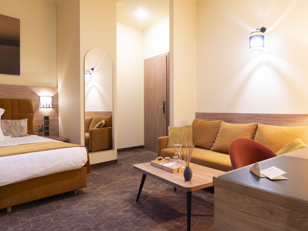 Classic Double or Twin Room, Air conditioning, City View