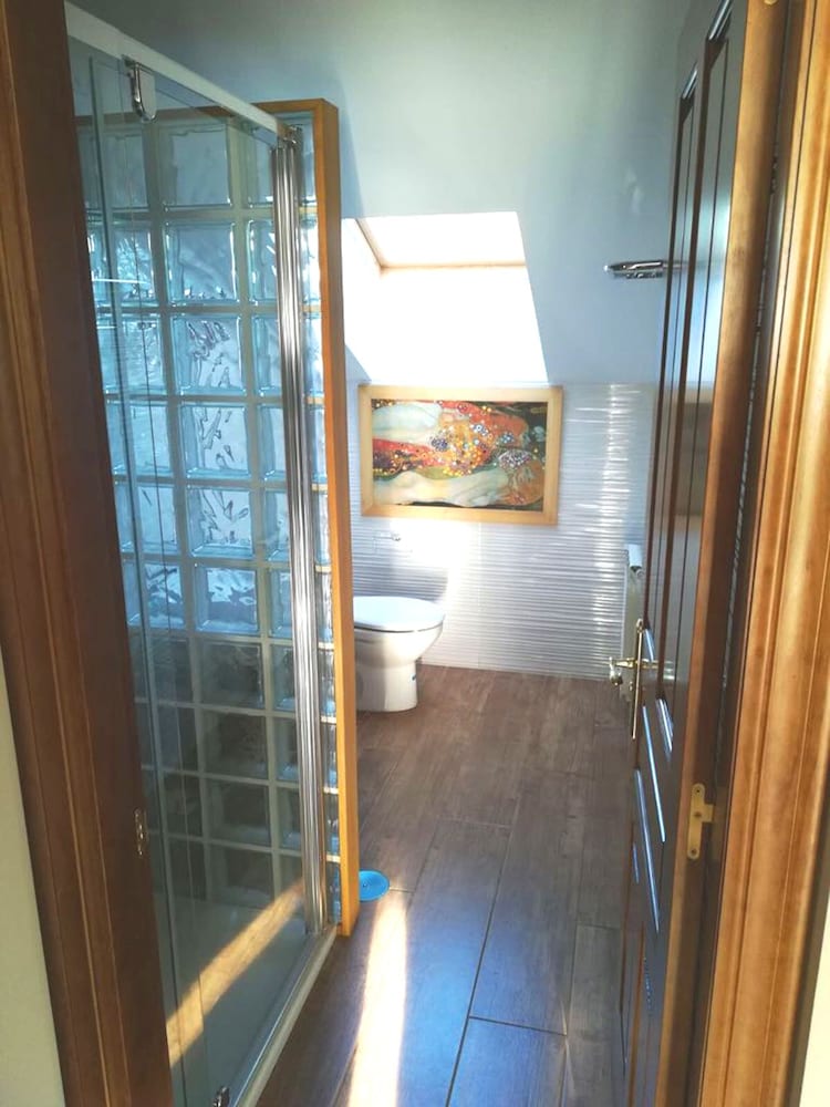 Penthouse, 2 Bedrooms, Balcony, Mountain View photo 3