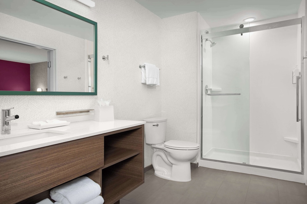 Suite, 1 Bedroom - Photo 5