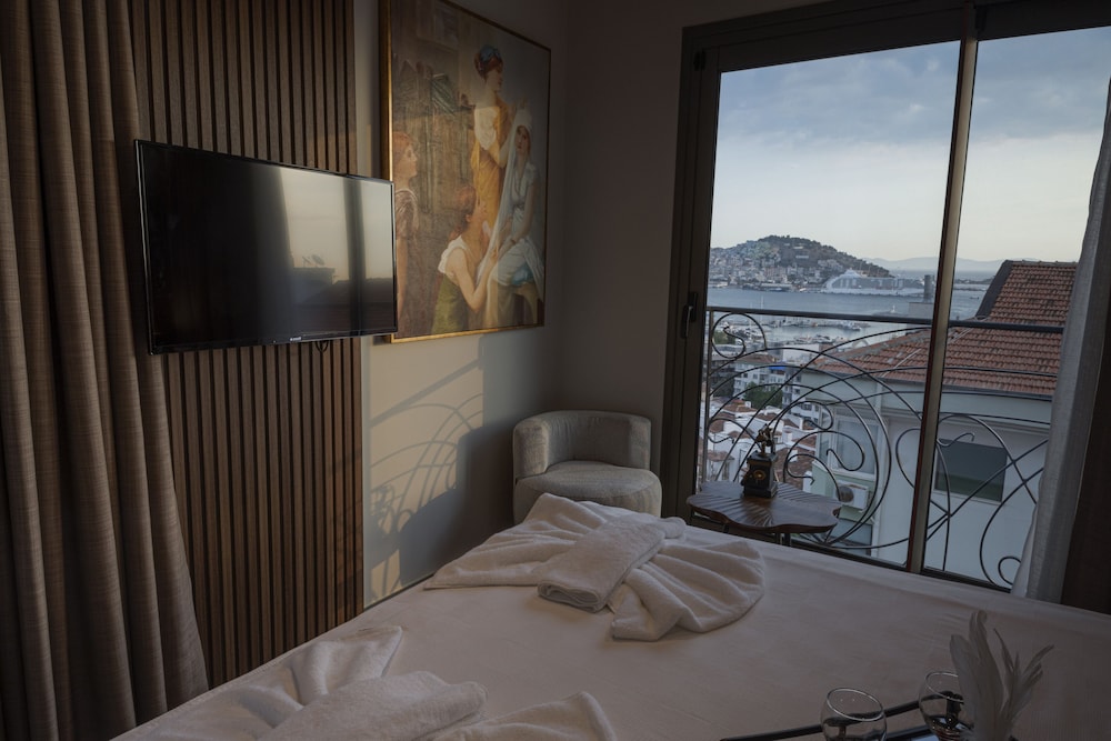 Deluxe Room - Photo 4
