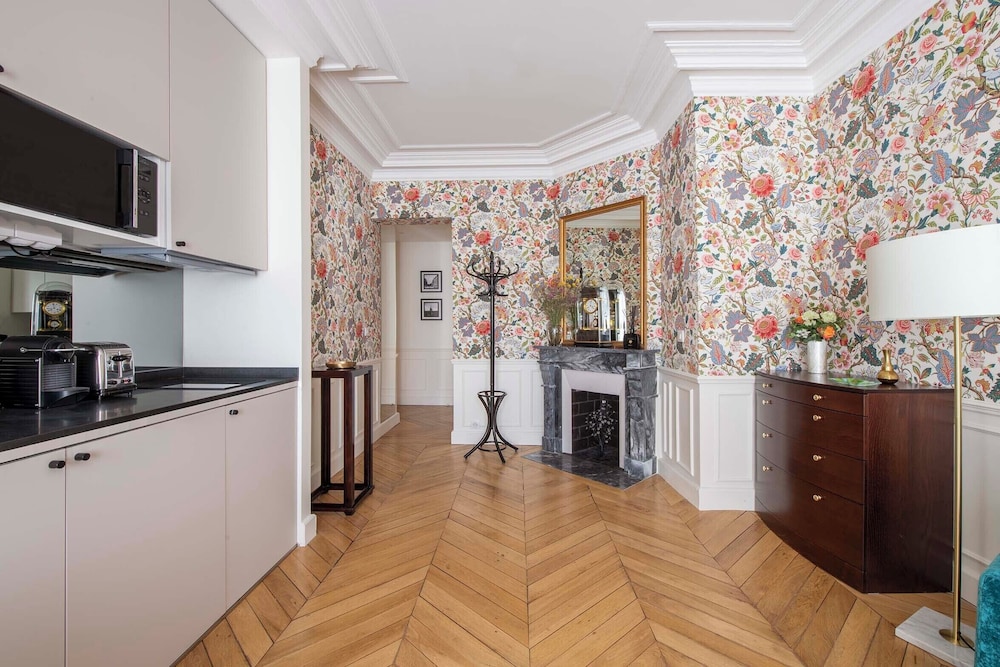 Luxury Apartment, Balcony, City View (TOURMALINE) photo 2