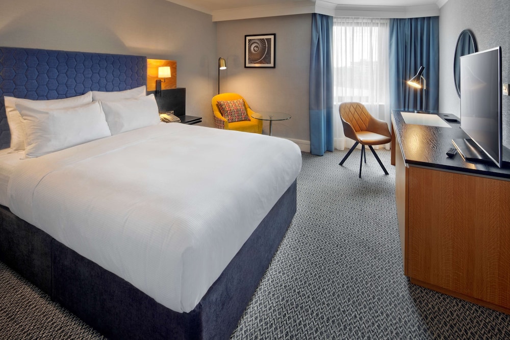 Deluxe Room, 1 King Bed - Photo 2