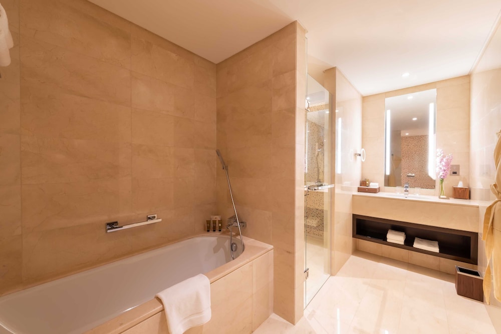 Suite, 1 Bedroom - Photo 2