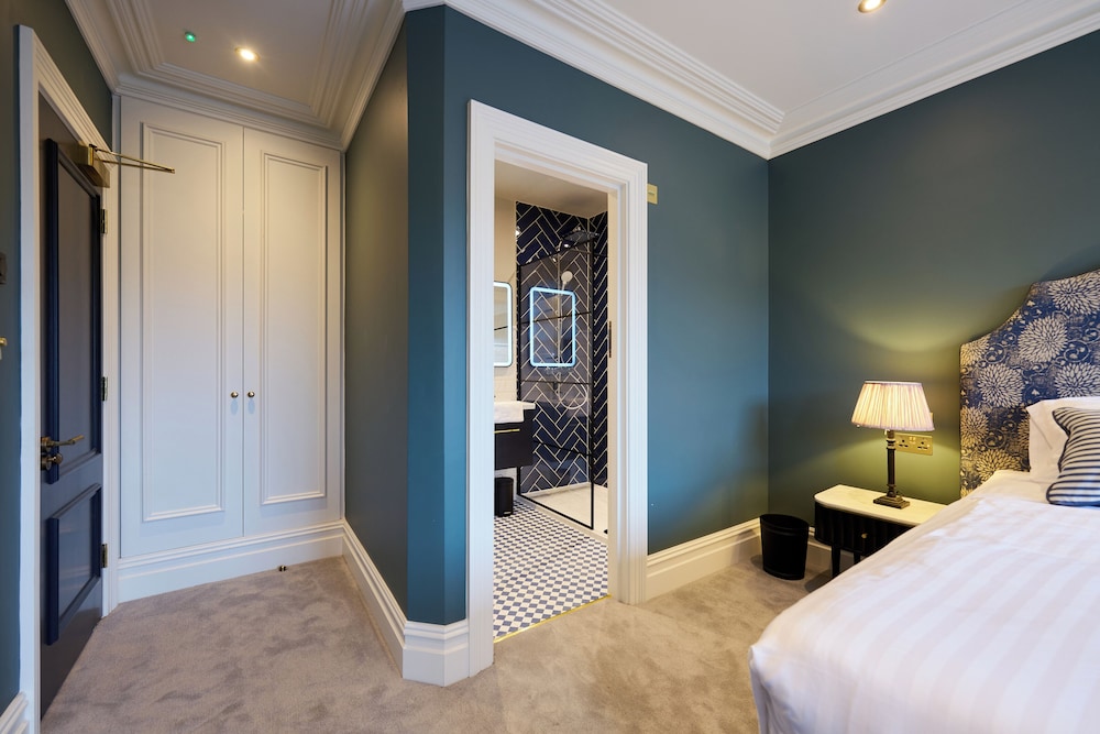 Deluxe Double or Twin Room photo 3