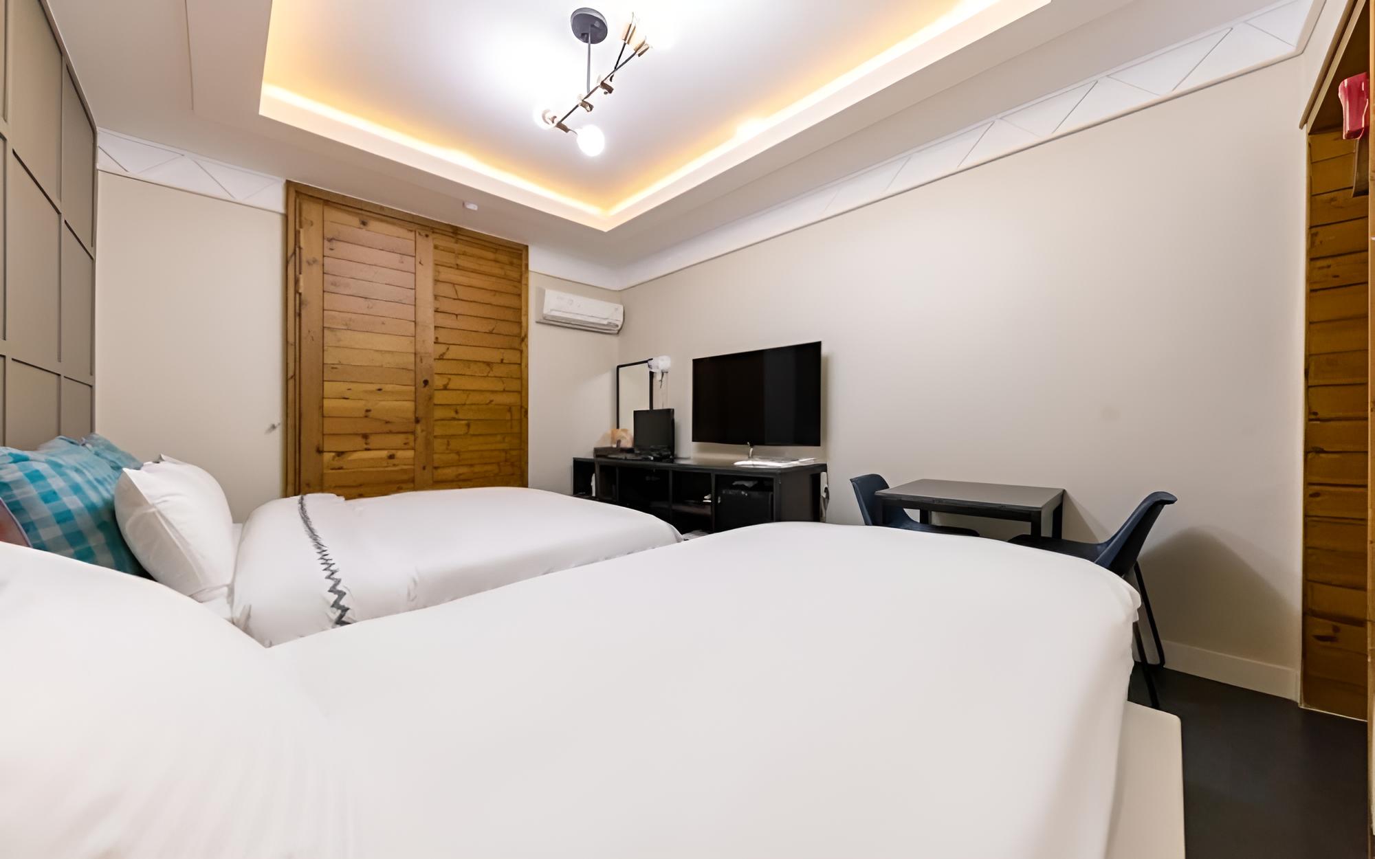 Room (Classic Twin (Annex)) - Photo 4