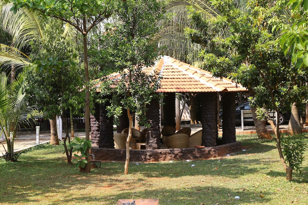 Royal Villa photo 2