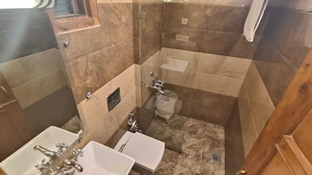 Deluxe Room, 1 Double Bed photo 3