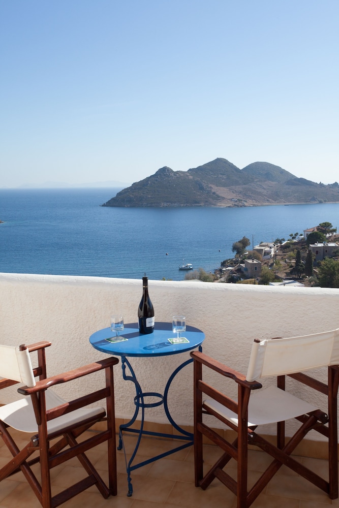 Double or Twin Room, Sea View - Photo 6