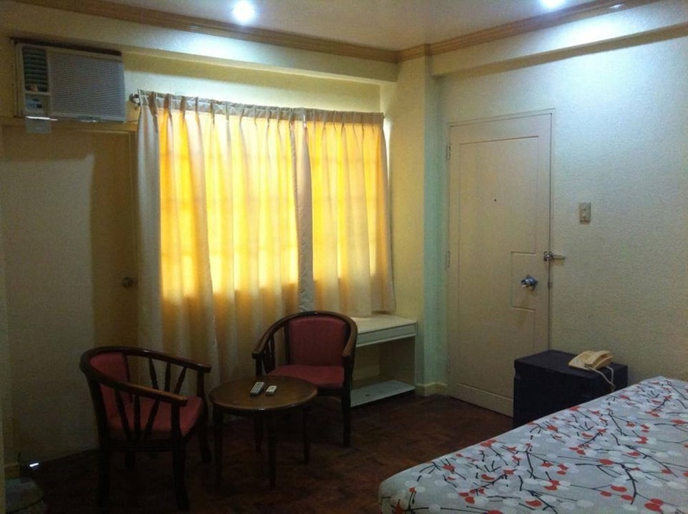 Family Room photo 3