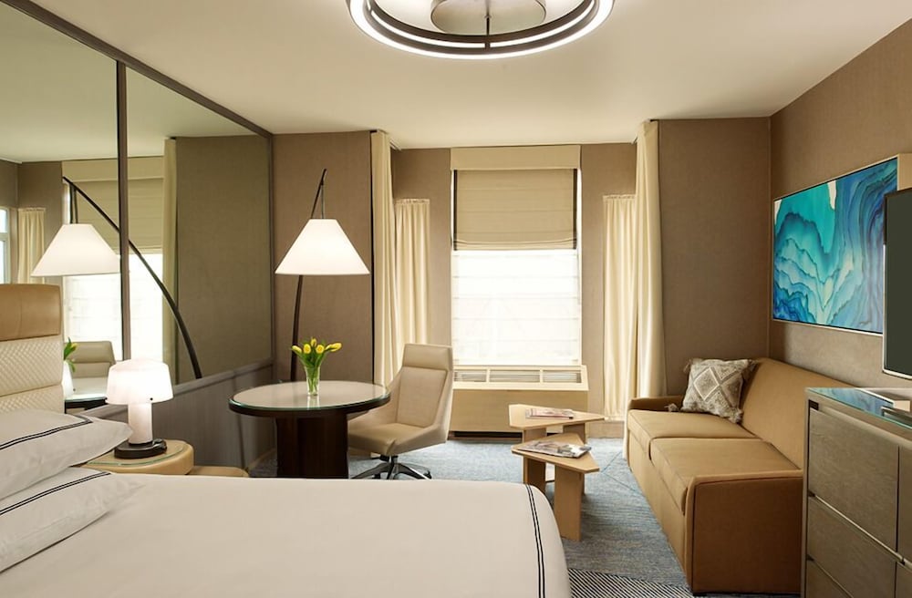 Junior Suite, 1 Queen Bed - Photo 9