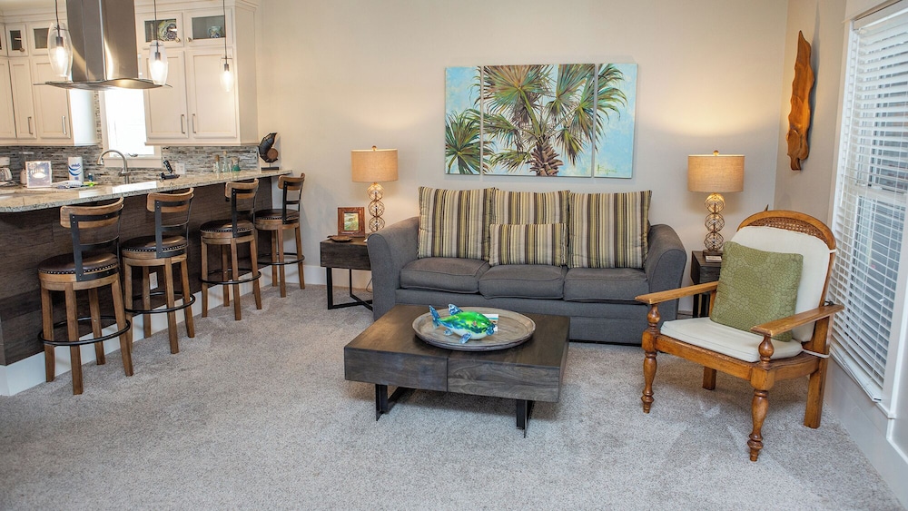 House, Multiple Beds, Pool Access, Pool View (Dolphin House)