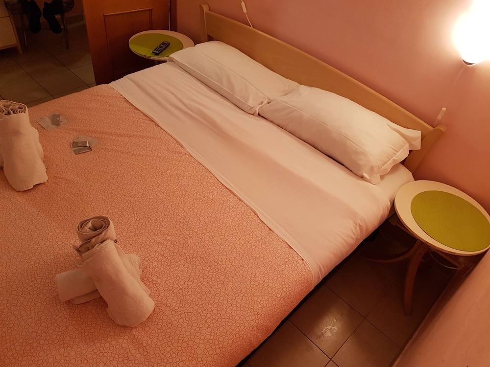 Triple Room, Shared Bathroom