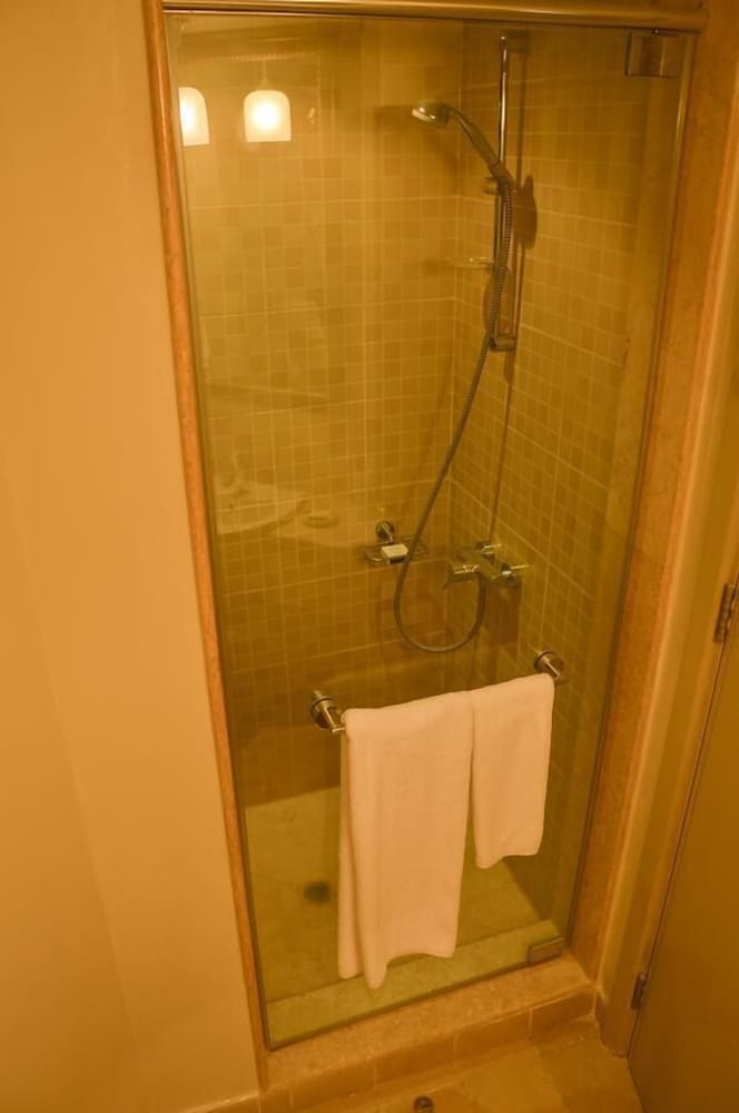 Superior Suite, 3 Bedrooms, Pool View - Photo 8