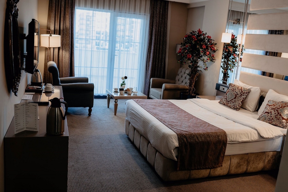 Economy Double or Twin Room, 1 King Bed