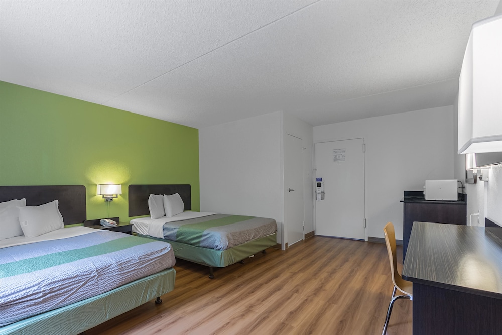 Standard Room, 2 Double Beds, Non Smoking - Photo 9