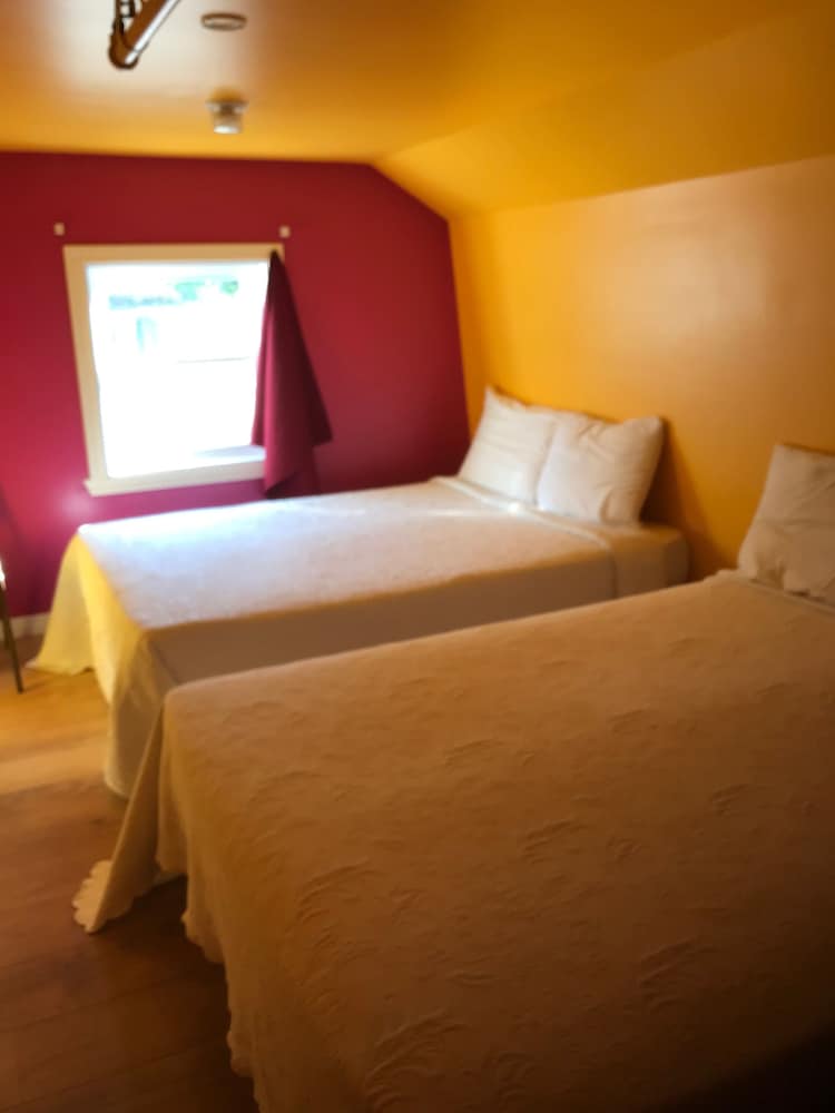 Family Apartment, 1 Bedroom Adults, 1 Bedroom Children