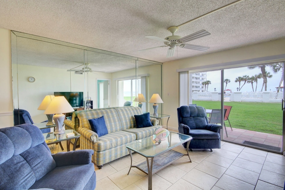 Condo, 2 Bedrooms