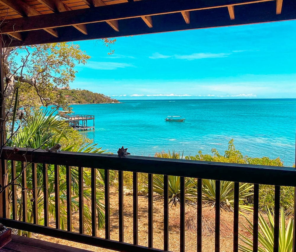 Luxury Studio Suite, 1 King Bed, Sea View photo 3