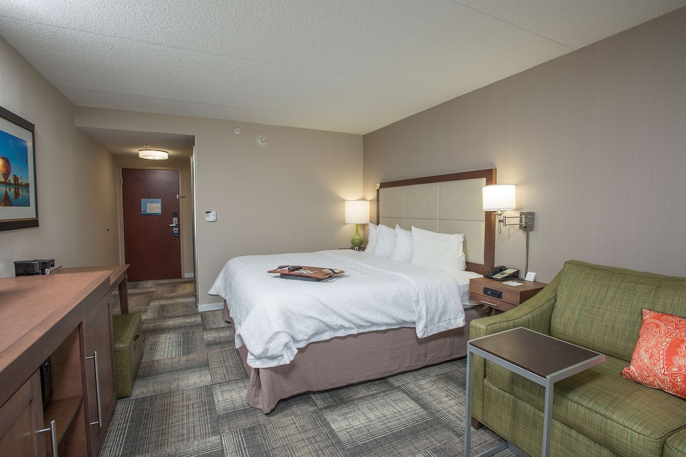 Deluxe Room, 1 King Bed, Non Smoking - Photo 3