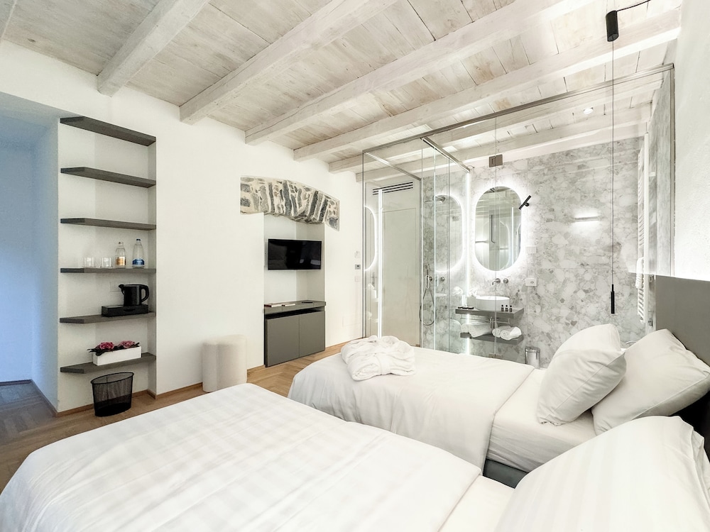 Classic Double or Twin Room, Non Smoking