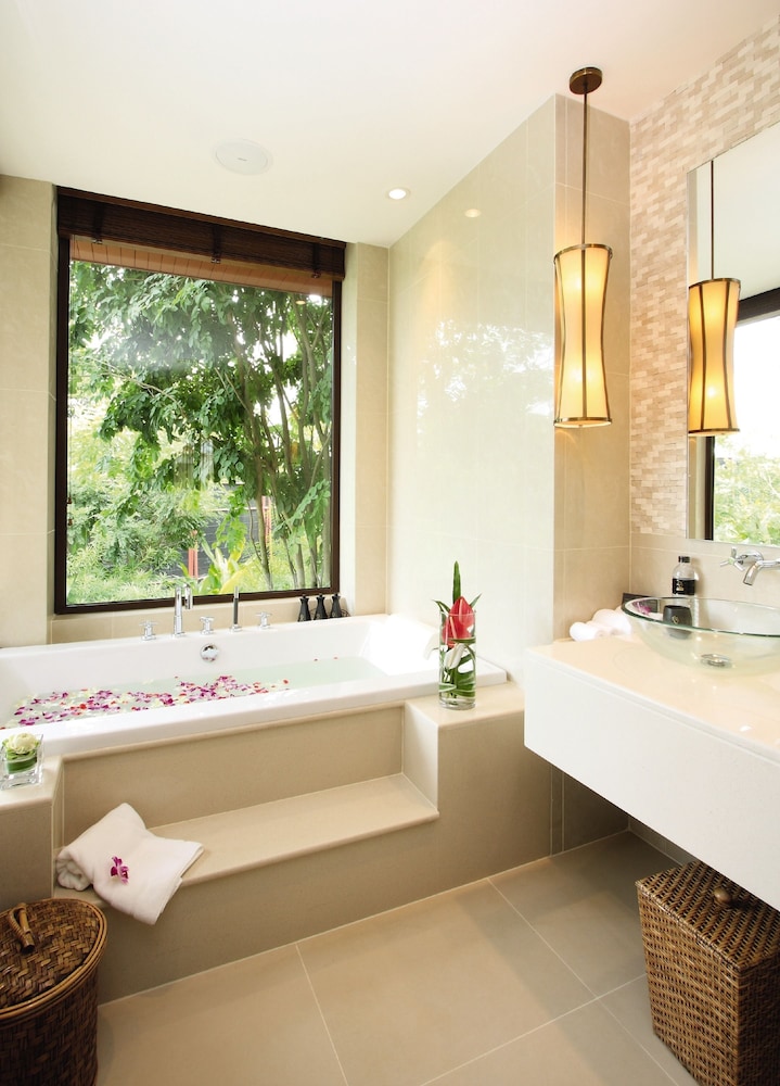 Room, 3 Bedrooms (Residence) - Photo 11